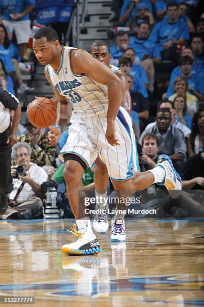 Willie Green of the New Orleans Hornets moves the ball against the Los Angeles Lakers during Game Six of the Western Conference Quarterfinals on...