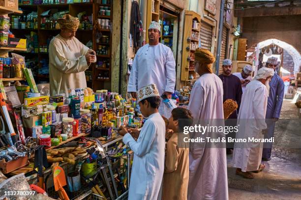 oman, nizwa, the old souk - oman stockfoto's en -beelden