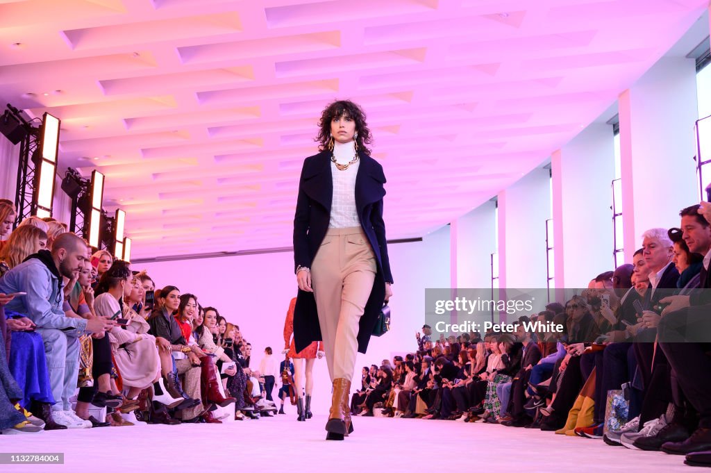 Chloe : Runway - Paris Fashion Week Womenswear Fall/Winter 2019/2020