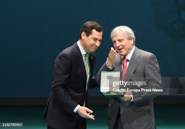 The president of Andalusia, Juanma Moreno , awards the Instituto de Biomedicina of Sevilla during the institutional act on the occasion of the...