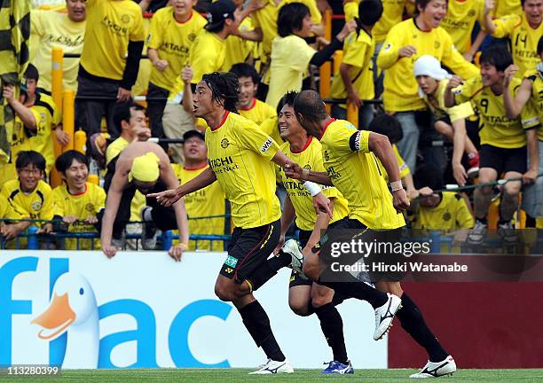 Hideaki Kitajima celebrates the second goal during J.League match between Kashiwa Reysol and Ventforet Kofu at Hitachi Kashiwa Soccer Stadium on...