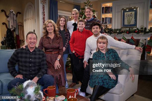 Tim Allen, Nancy Travis, Kaitlyn Dever, Molly McCook, Jet Jurgensmeyer, Christoph Sanders, Jordan Masterson and Amanda Fuller in the "The Gift of the...