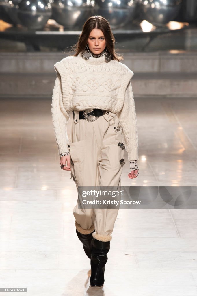 Isabel Marant : Runway - Paris Fashion Week Womenswear Fall/Winter 2019/2020