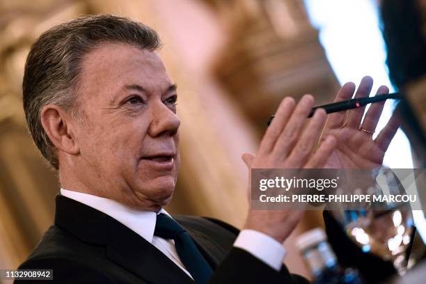 Former Colombian President and 2016 Nobel Peace prize laureate, Juan Manuel Santos, holds a press conference to present his book "La Batalla por La...