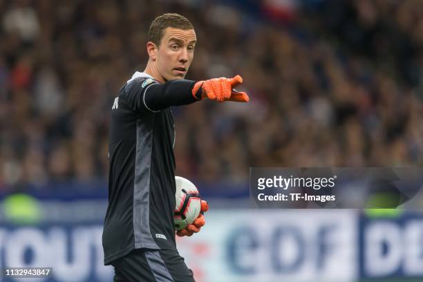 Goalkeeper Hannes Halldorsson of Iceland gestures during the 2020 UEFA European Championships group H qualifying match between France and Iceland at...