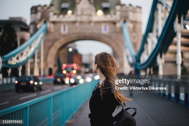 young girl discovery london - tower bridge. london tourist. - tower bridge imagens e fotografias de stock