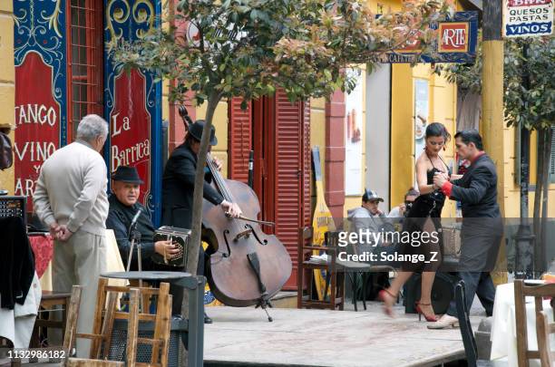 tango dancers in buenos aires - buenos aires tango stock pictures, royalty-free photos & images