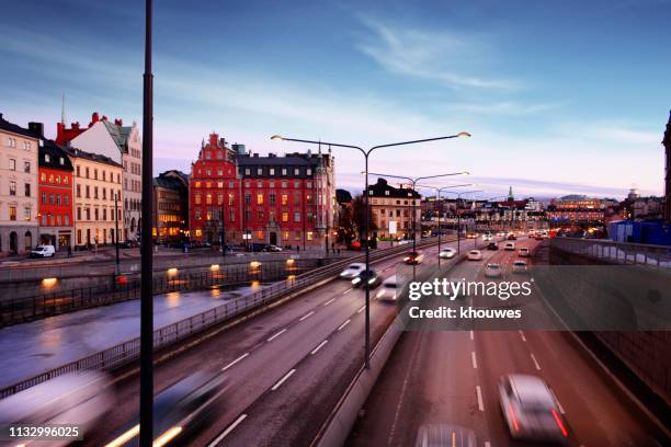 centrale brug snelweg, stockholm - verkeer stockfoto's en -beelden