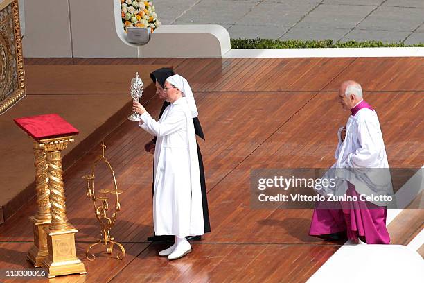 Nun R R Nuns Photos and Premium High Res Pictures - Getty Images