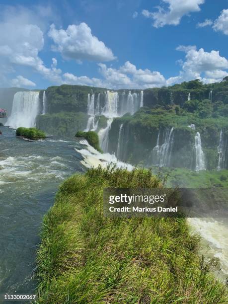 iguazu falls (cataratas do iguaçu, brazil) garganta do diabo (devil's throat) - fallendes gewässer stock-fotos und bilder