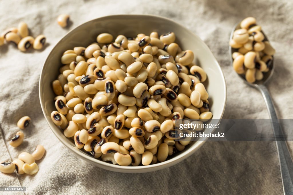 Raw Organic Fresh Black Eye Peas