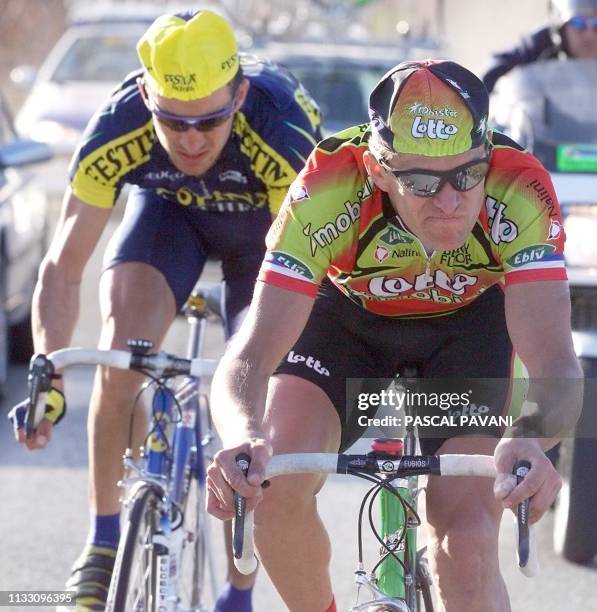 Les Français Jacky Durand et Laurent Lefèvre roulent au cours de leur échappée de 174 km, le 12 mars 1999, lors de la 6e étape de la 66e édition de...