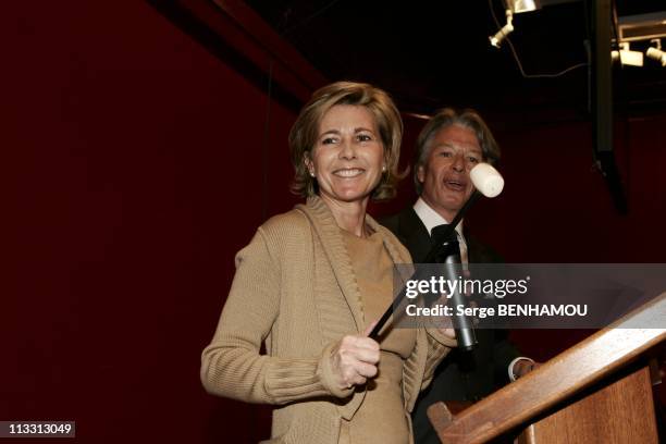 Sale In Drouot For The Profit Of Yellow Pieces 2005 Association On February 14Th, 2005 In Paris, France - Claire Chazal.