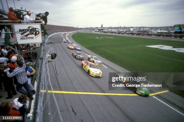 Daytona 500: Bobby Labonte in action, leading race at Daytona International Speedway. Daytona, FL 2/15/1998 CREDIT: George Tiedemann