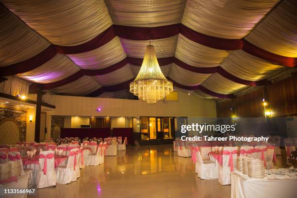 decorated wedding hall - veranstaltungsort stock-fotos und bilder