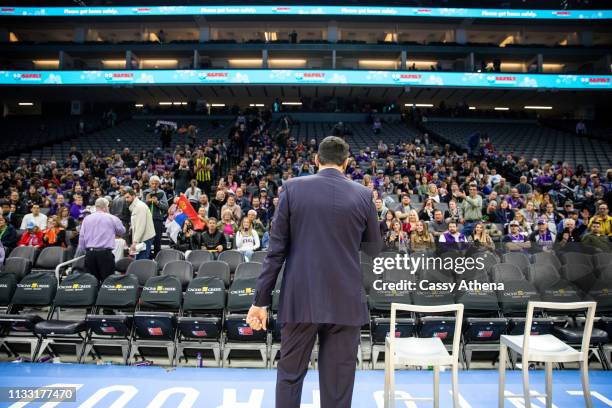 Vlade Divac talks to a crowd of fans who came to Serbian Heritage Night after a game between the Los Angeles Clippers and Sacramento Kings at Golden...