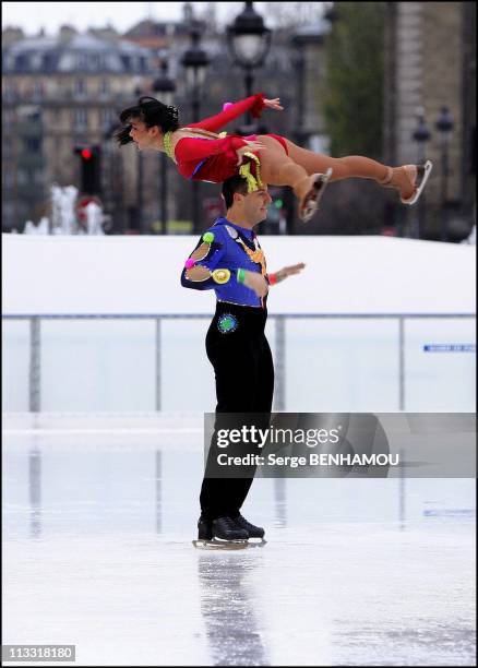 Sarah Abitbol And Stephane Bernadis Present Their Show On The Forecourt Of The Hotel De Ville In Paris, France On December 02, 2006 - Sarah Abitbol...