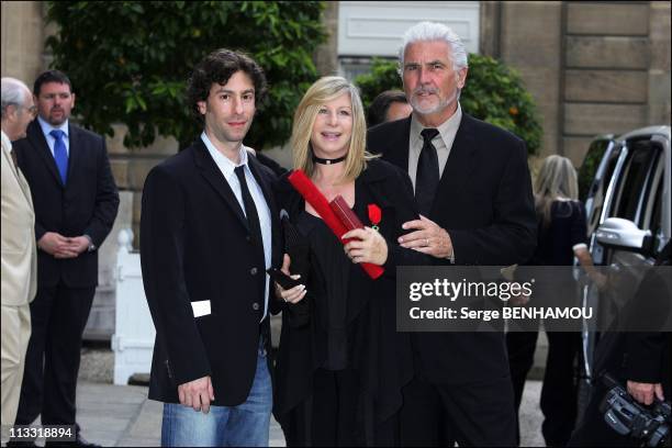 President Nicolas Sarkozy Awards The 'Legion D'Honneur' To Barbra Streisand At The Elysee Palace In Paris, France On June 28, 2007 - Barbra Streisand...