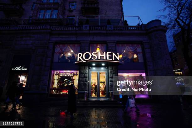 70 Roshen Chocolate Photos High Res Pictures Getty Images 70-roshen-chocolate-photos-high-res-pictures-getty-images
