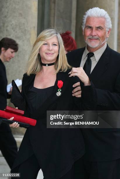 President Nicolas Sarkozy Awards The 'Legion D'Honneur' To Barbra Streisand At The Elysee Palace In Paris, France On June 28, 2007 - Barbra Streisand...