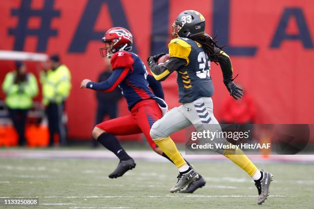 Ron Brooks of San Diego Fleet returns a first quarter punt return for a touchdown against the San Diego Fleet in the Alliance of American Football...