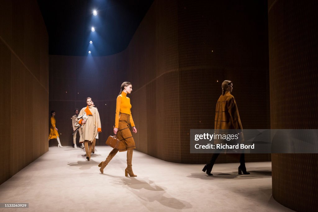 Hermes : Runway - Paris Fashion Week Womenswear Fall/Winter 2019/2020