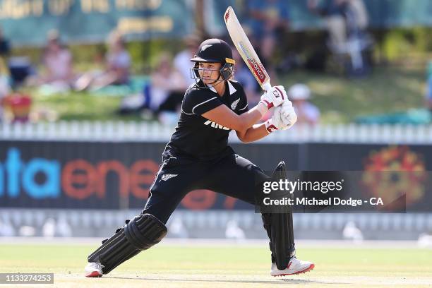 Suzie Bates of New Zealand bats during game three of the One Day International Series between Australia and New Zealand at Junction Oval on March 03,...