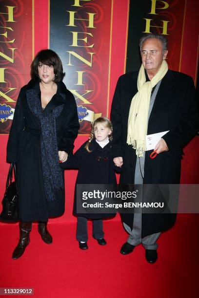 Lorie And Garou Failed In Love In The Evening Of Beijing Circus Stars In Paris, France On December 03, 2007 - Roger Hanin with his daughter Isabelle...