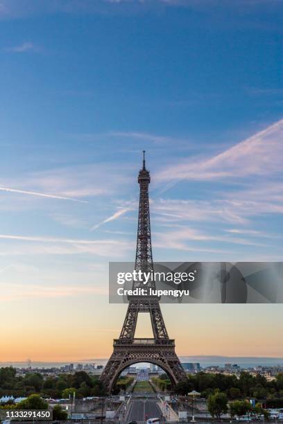Eiffel Tower Position Photos and Premium High Res Pictures - Getty Images
