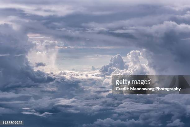 aerial shot of blue sky with clouds - sea ​​of ​​clouds stockfoto's en -beelden