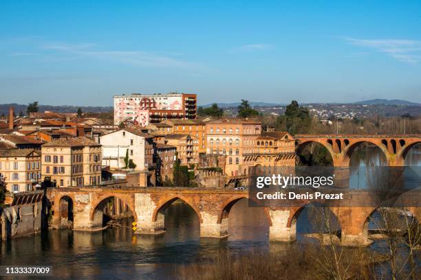 le pont vieux à albi - fleuve et rivière stock pictures, royalty-free photos & images