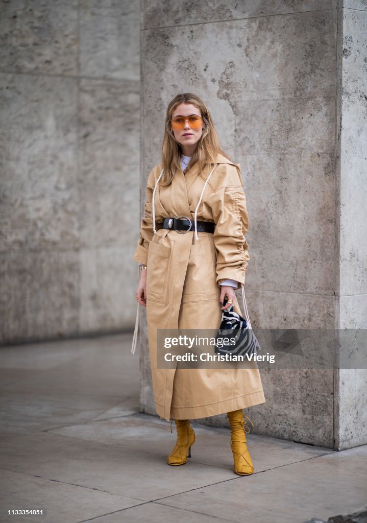 Street Style - Paris Fashion Week Womenswear Fall/Winter 2019/2020 : Day Six
