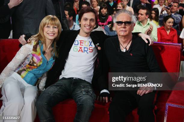 'Vivement Dimanche' Tv Show In Paris, France On April 16, 2008 - Stone and Charden and their son Baptiste.