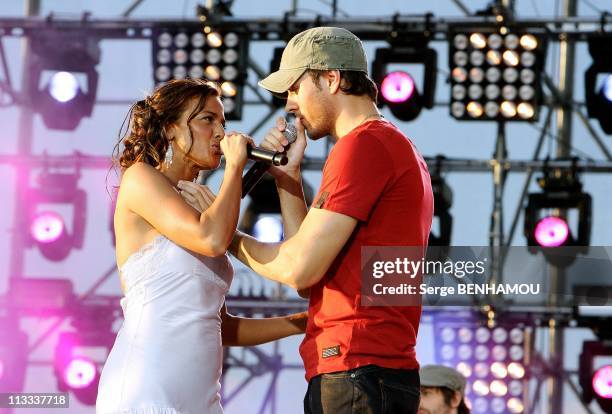 'Fete De La Musique 2008' In Paris, France On June 21, 2008 - Nadiya and Enrique Iglesias.