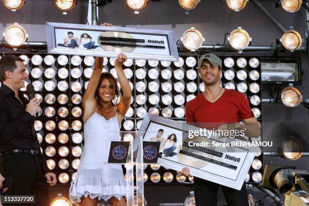 'Fete De La Musique 2008' In Paris, France On June 21, 2008 - Nadiya and Enrique Iglesias.