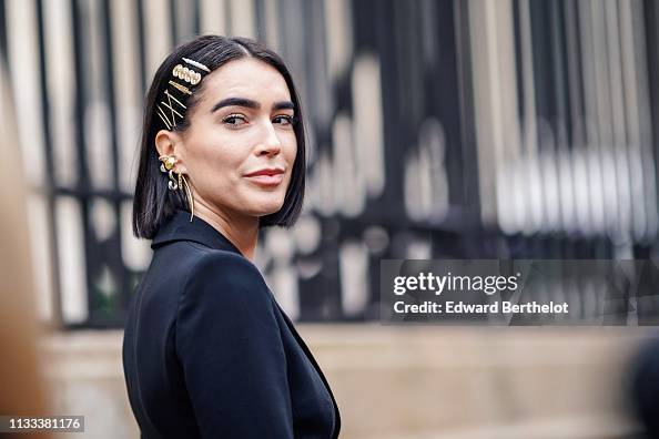 Street Style - Paris Fashion Week Womenswear Fall/Winter 2019/2020 : Day Six Street Style - Paris Fashion Week Womenswear Fall/Winter 2019/2020 : Day Six