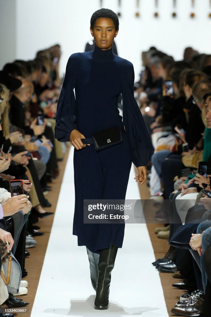 Akris : Runway - Paris Fashion Week Womenswear Fall/Winter 2019/2020