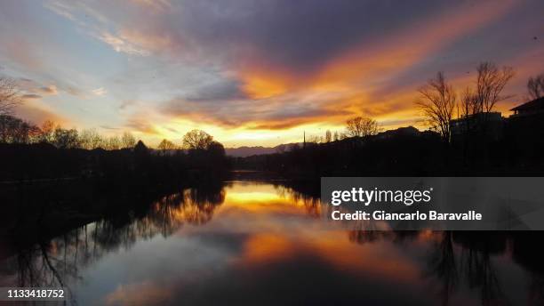 early spring sunset - imbrunire - fotografias e filmes do acervo