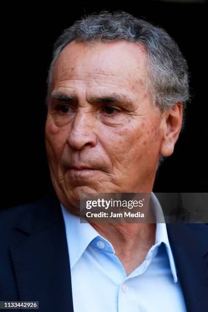 Jose Luis Real Coach of Toluca looks on during the 9th round match between Toluca and Veracruz as part of the Torneo Clausura 2019 Liga MX at Nemesio...