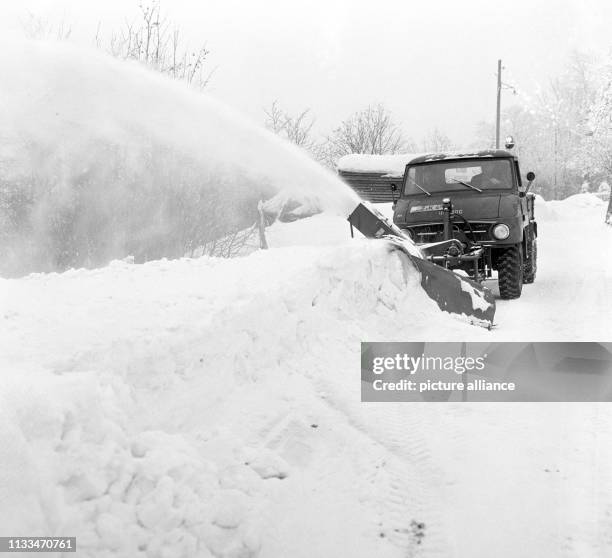 Der diesjährige Winter entwickelt sich immer mehr zu einem Katastrophenwinter. Bisher nur dreimal in diesem Jahrhundert: 1929/30, 1946/47 und 1955/56...