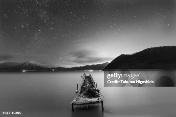 forgotten pier - 静寂 stock pictures, royalty-free photos & images