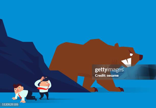 stockillustraties, clipart, cartoons en iconen met twee zakenlieden zijn bang als ze een beer aan de bergzijde ontmoeten - bear attacking