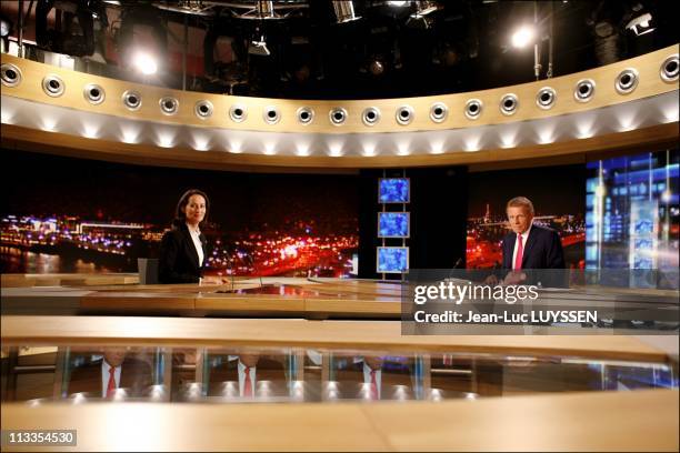 Segolene Royal Is Invited On The Plateau Of 20 H Of Tf1 In Paris, France On March 13, 2007 - Segolene Royal and Patrick Poivre d' Arvor.