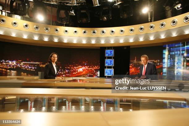 Segolene Royal Is Invited On The Plateau Of 20 H Of Tf1 In Paris, France On March 13, 2007 - Segolene Royal and Patrick Poivre d' Arvor.