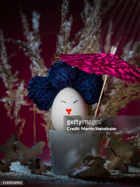 osterei dekoration - ei als geisha - individualität 個照片及圖片檔