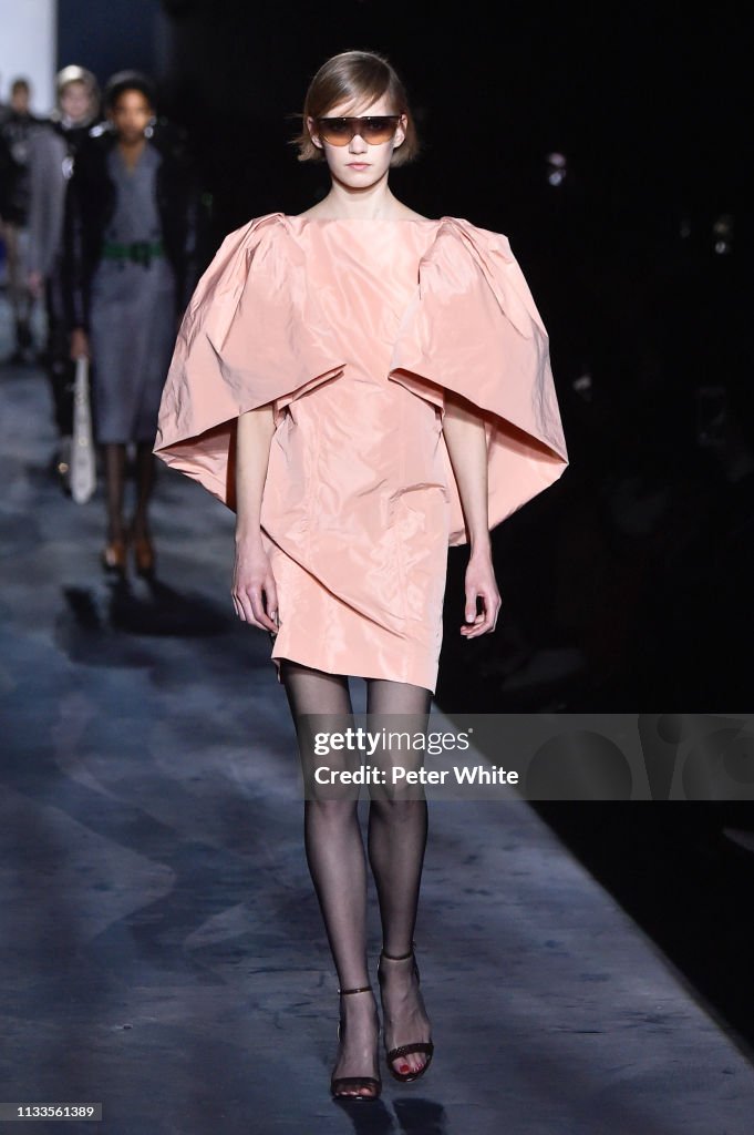 Givenchy : Runway - Paris Fashion Week Womenswear Fall/Winter 2019/2020