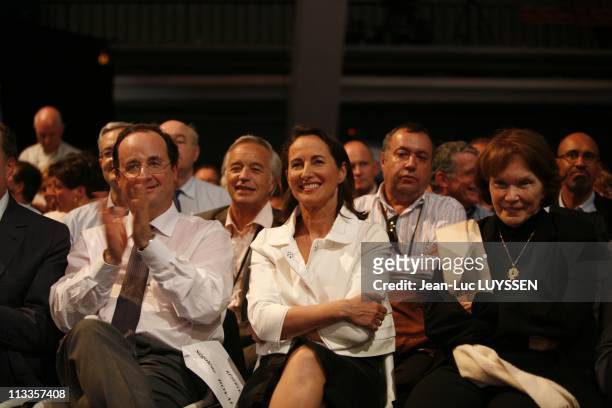 French Socialist Party 'S Presidential Candidate Segolene Royal Campaigns In Toulouse, France On April 19, 2007 - Francois Hollande, Francois...