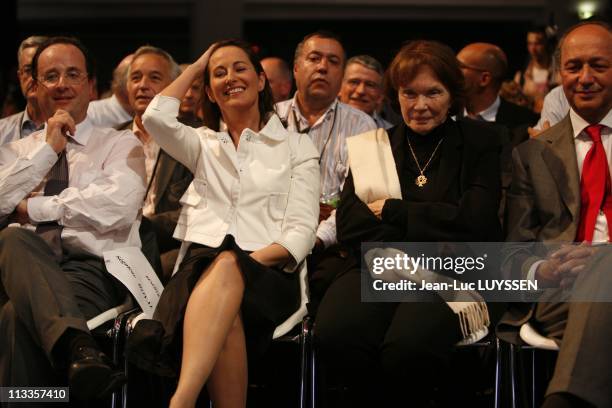 French Socialist Party 'S Presidential Candidate Segolene Royal Campaigns In Toulouse, France On April 19, 2007 - Francois Hollande, Francois...