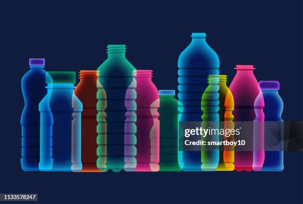 ilustraciones, imágenes clip art, dibujos animados e iconos de stock de botellas de plástico para bebidas - polietileno