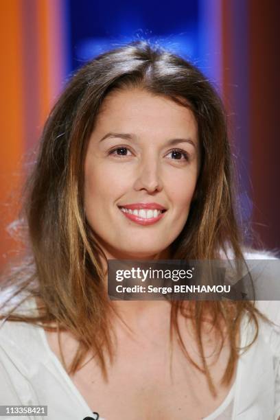 'Vol De Nuit' Tv Show In Paris, France On April 26, 2007 - Amandine Cornette de Saint Cyr.